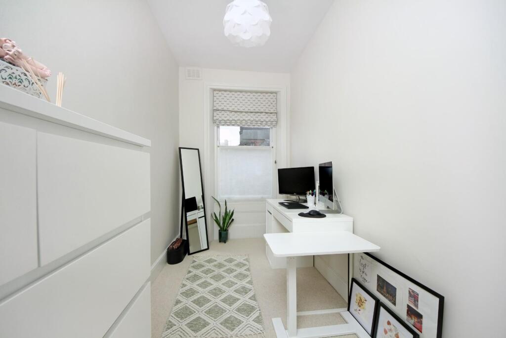 Gv- F3 - 11 Creffield Rd (15).jpg