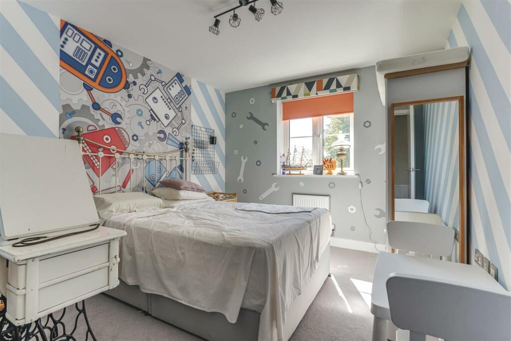 Joyce Frankland Close-7.jpg