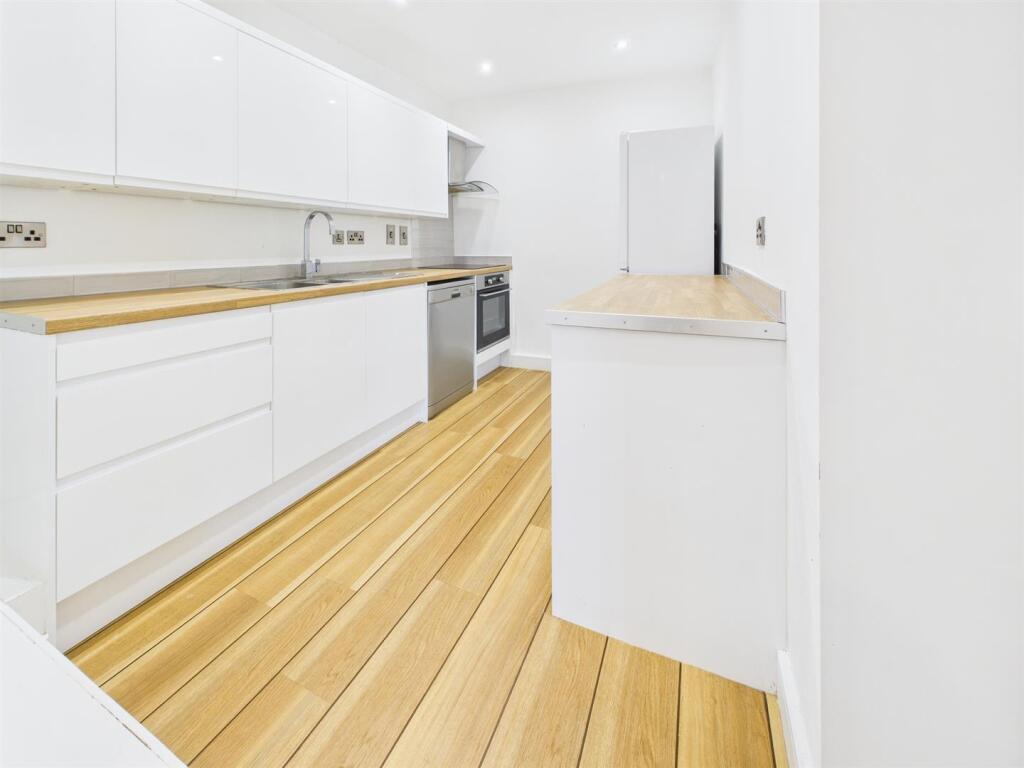 Superb Kitchen With Appliances
