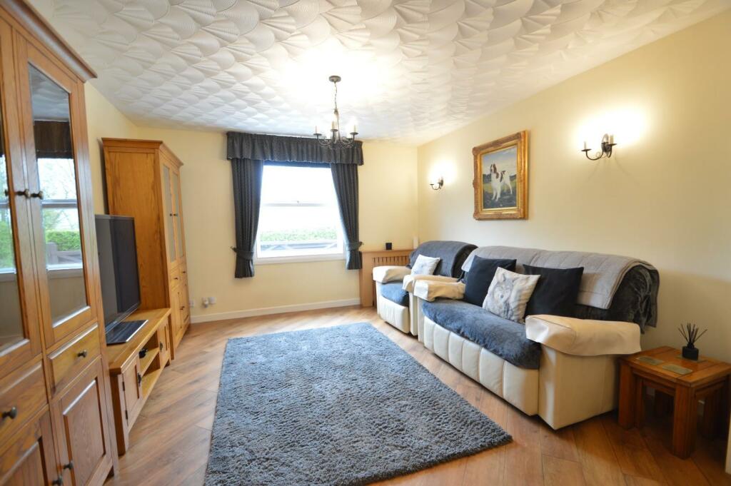 1 Cherrytree Cottage Lounge.JPG