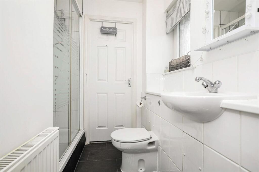 Jack &amp; Jill En Suite