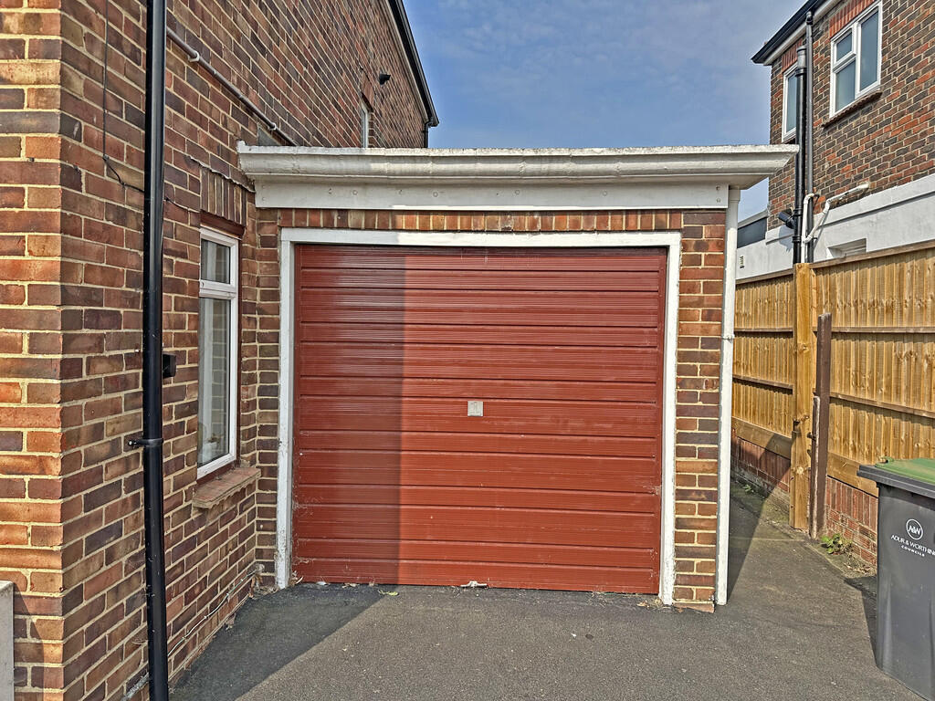 Garage (1)