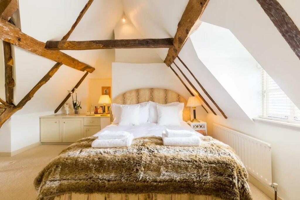 Bedroom 1 .jpeg
