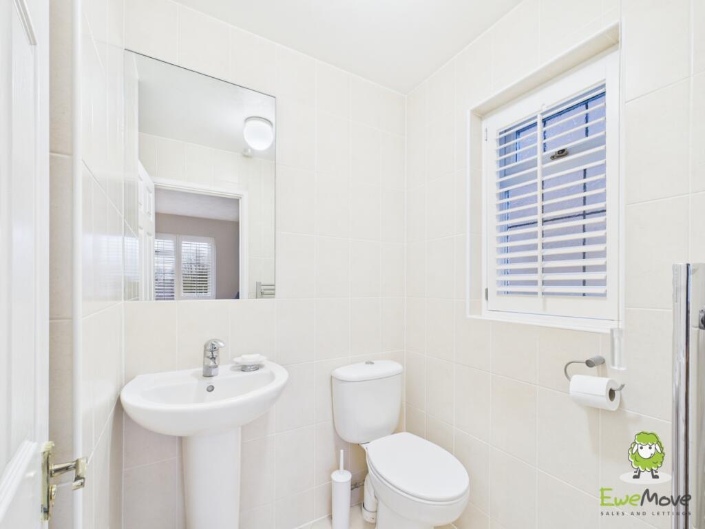 EweMove Estate Agents Basingstoke - Wood Close - E