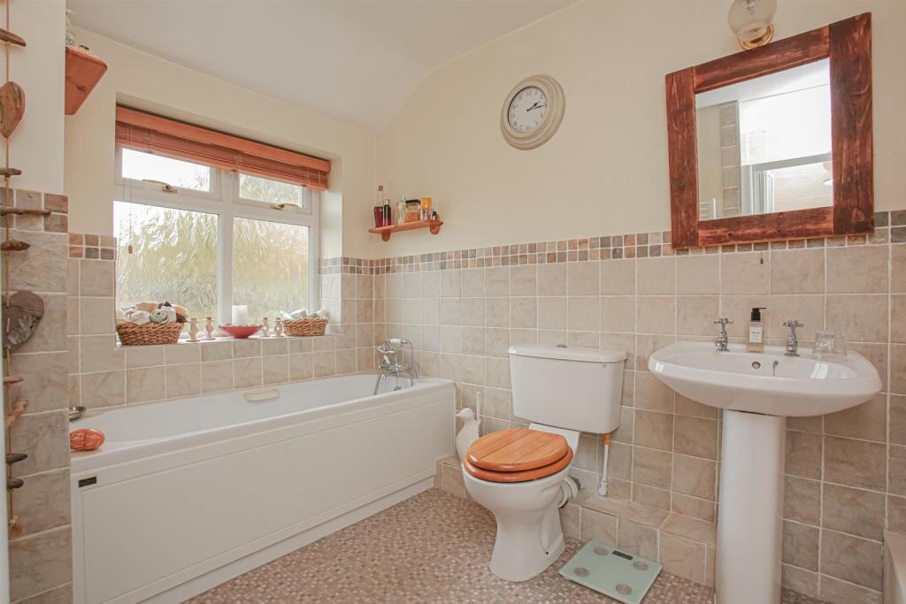 Upstairs bathroom.jpg