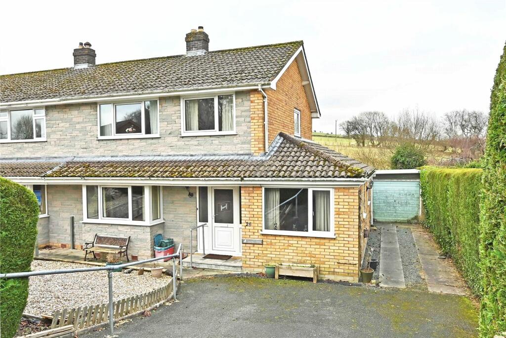 25 Lakeside Ave