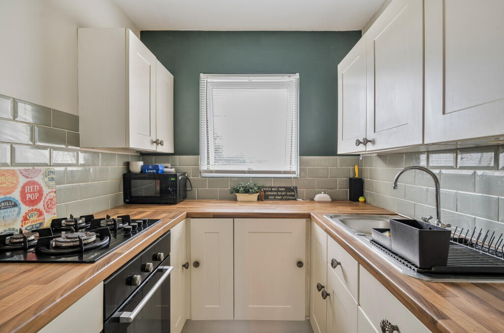 1374279-12-690cc1...