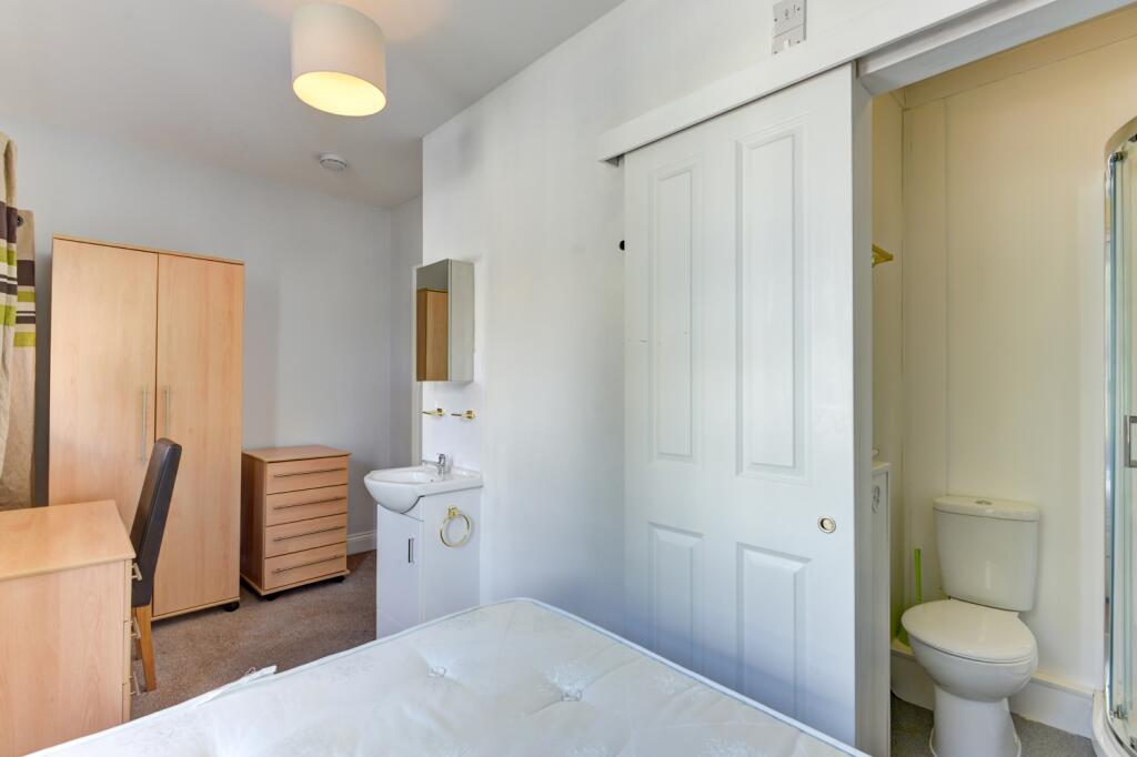 22 Freshfield Street Bedroom 4