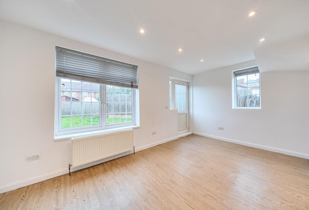 1382908-18-691c55...