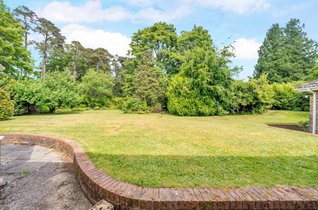 1298614-4-68307b8...