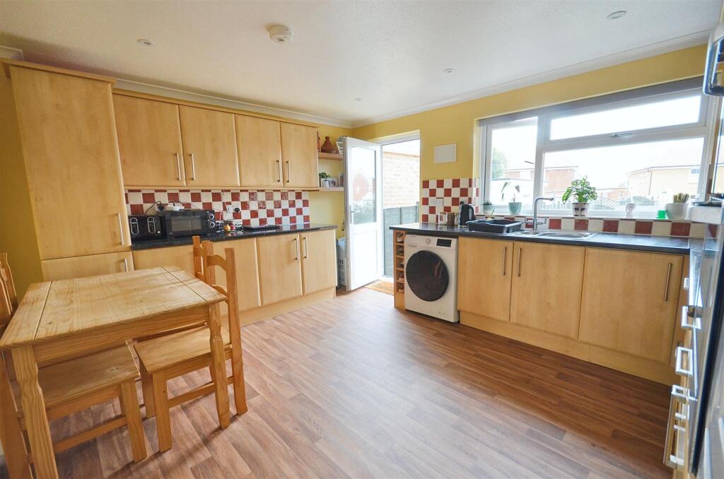 Kitchen/Dining Room