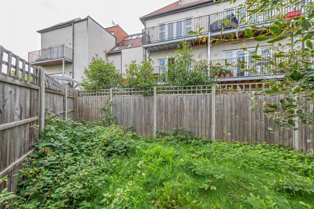 Netley Road, IG2