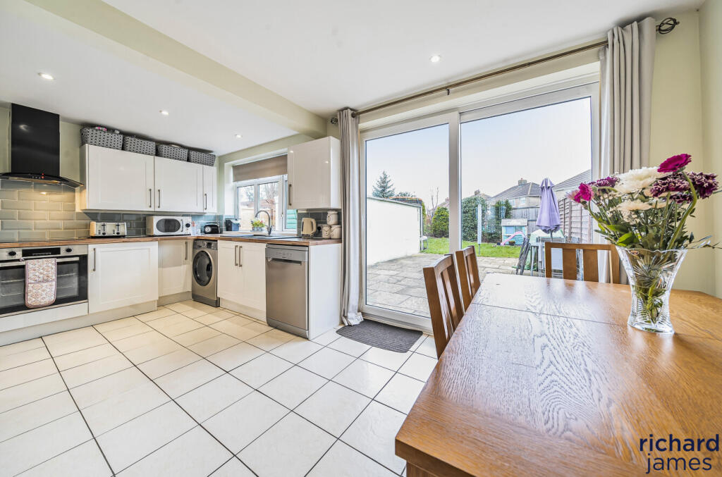 a3e72472532b4a99a3bca176c814231c