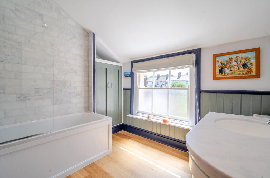 1325006-5-686fc3e...