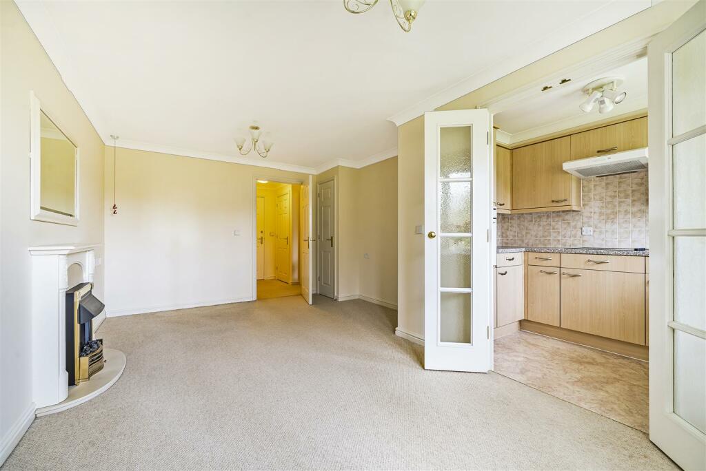Sitting Room / Kitchen