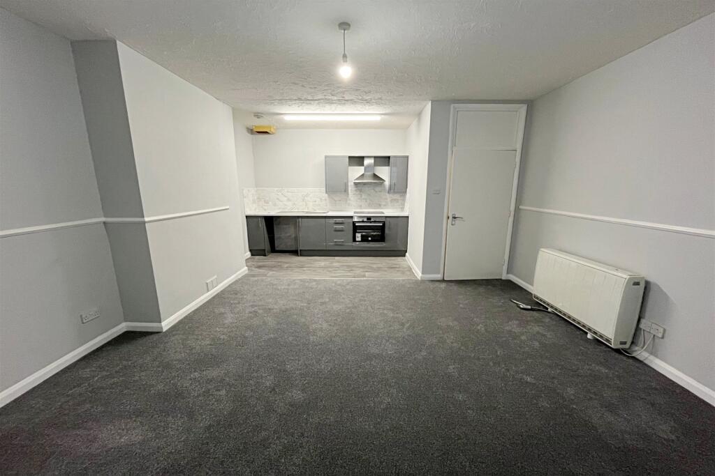Living Room/Kitchen