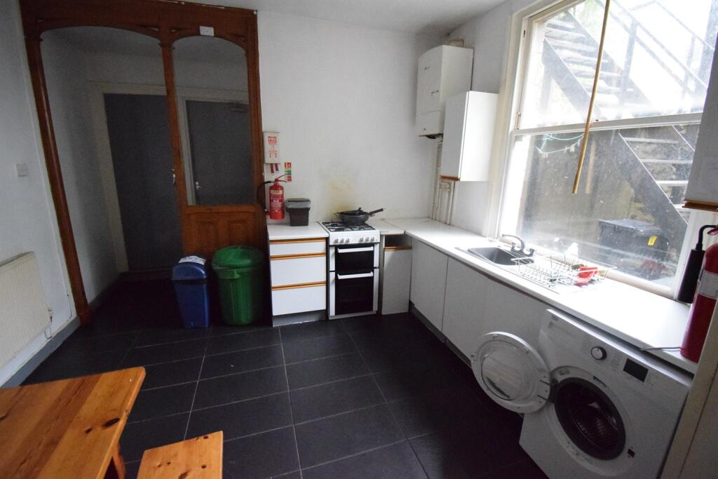 main+kitchen