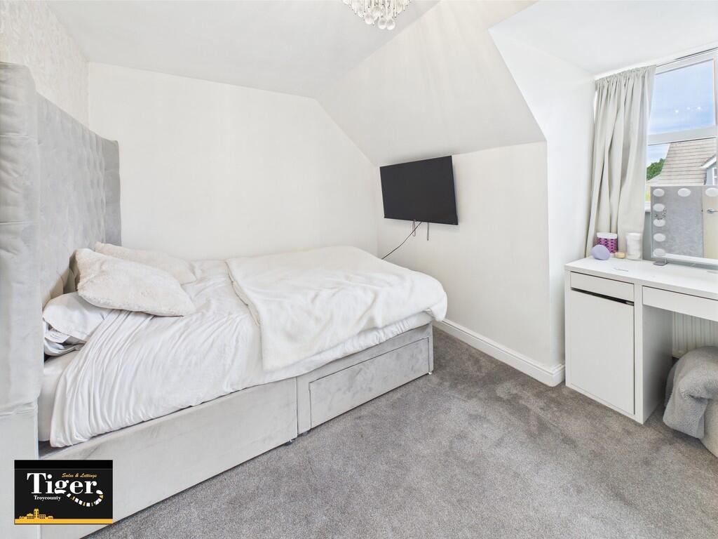 CAM02176G0-PR0571...