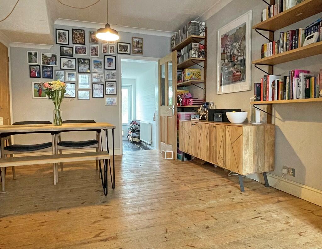 Lounge/Dining Room