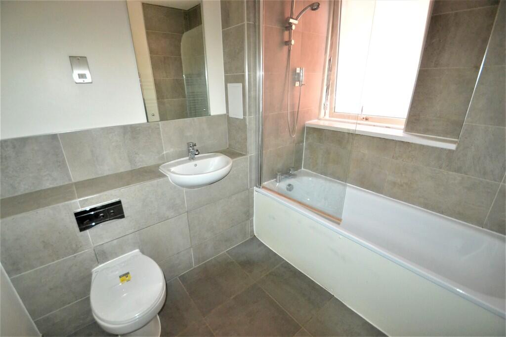 bathroom-PC06-PC0...