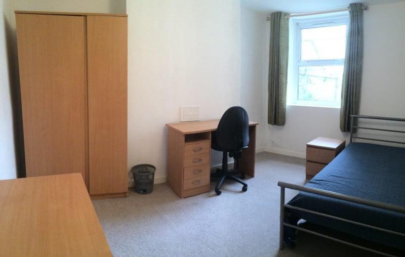 Bedroom1_med.jpg