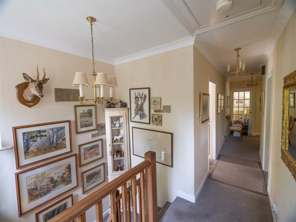 FIRST FLOOR LANDING