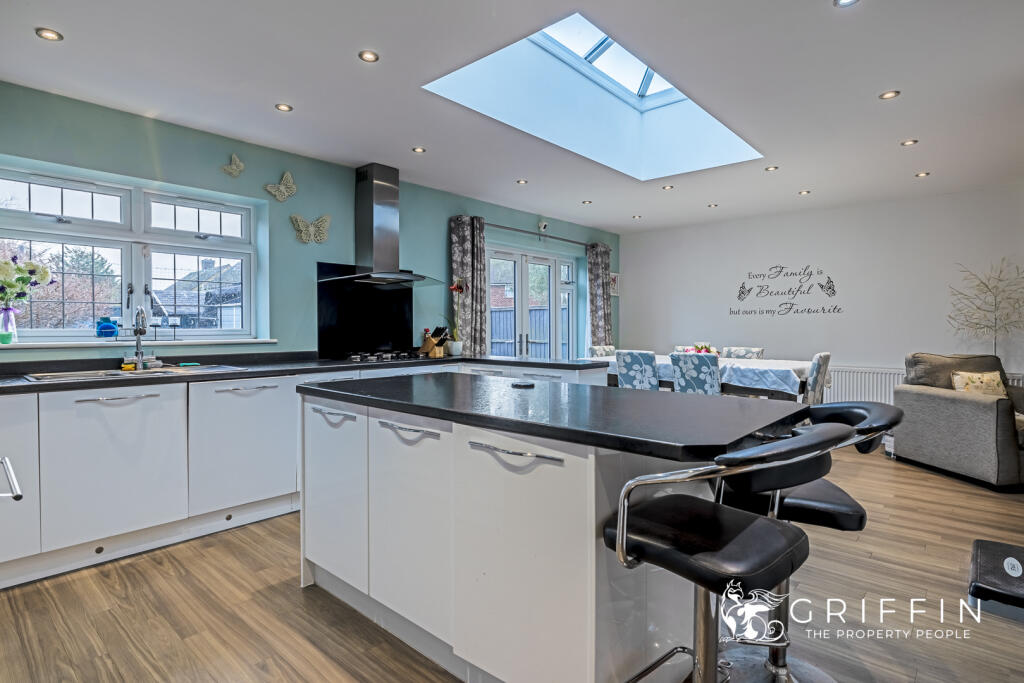 Kitchen &amp; Dining