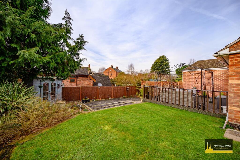 Garden To Front &amp; Side