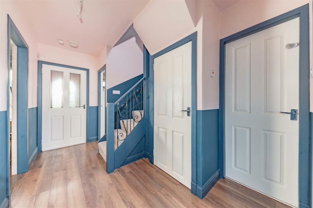 5 Rosemount Road Birkhill-21.JPG