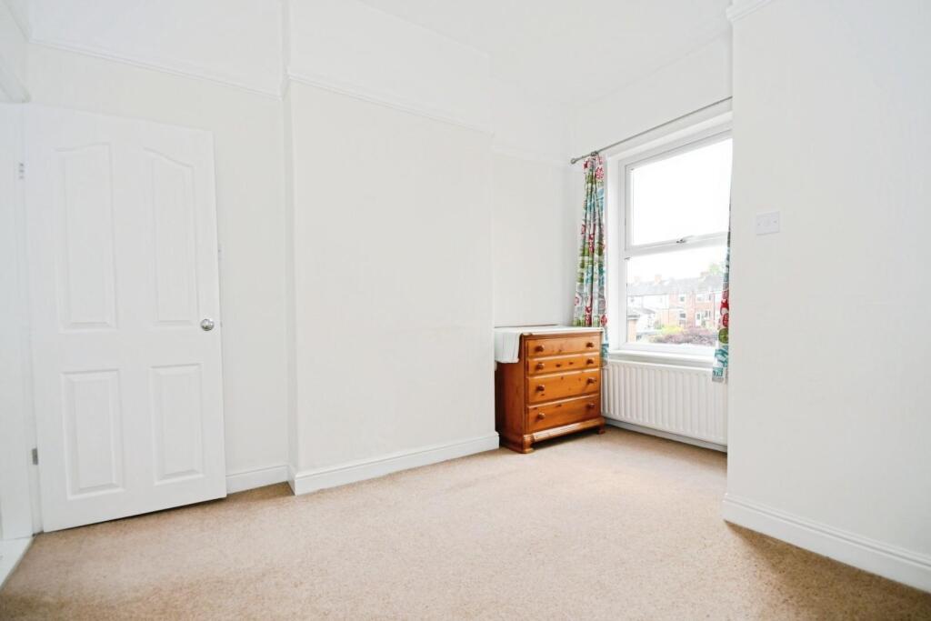 BEDROOM 2 02.jpg