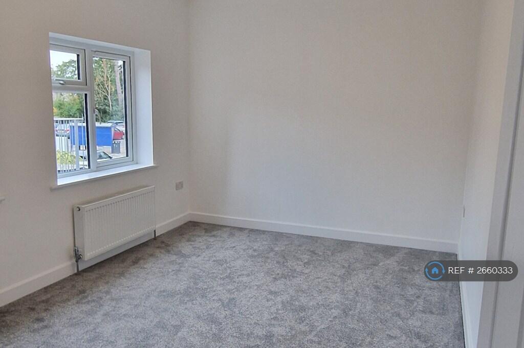 Large Double Bedroom 