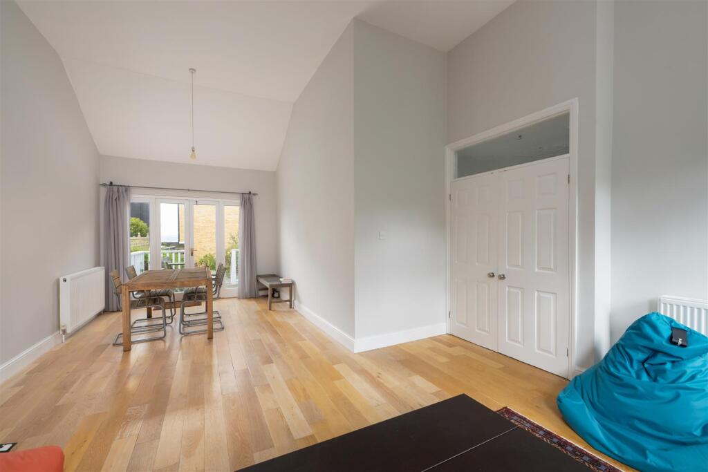 Island Wall, Whitstable