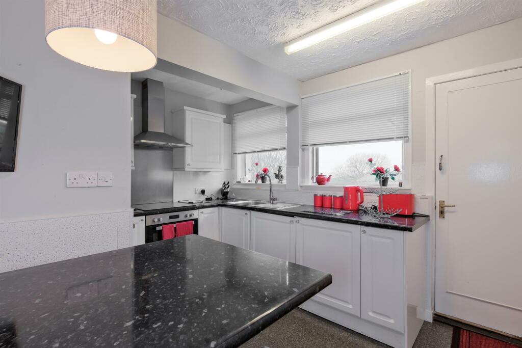 006-35 Greenfield Road, Carluke, ML85DA.jpg