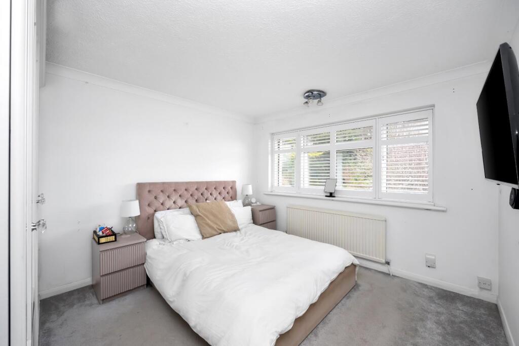 King George VI Drive 11-002.jpg