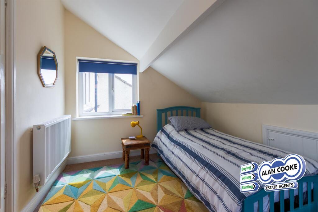BEDROOM 4