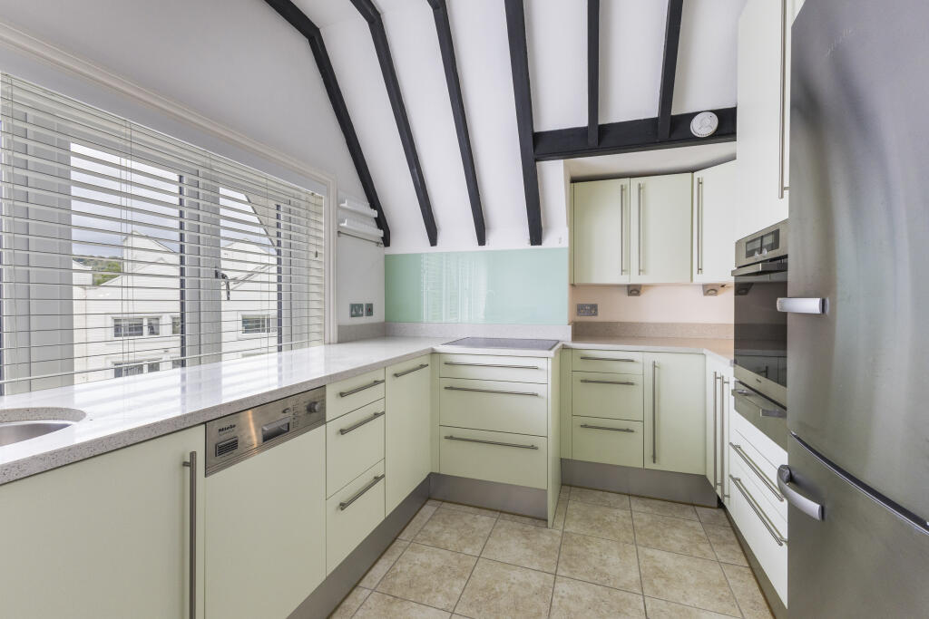 Flat 3, Three Gables, Mill Road, Marlow, Buckinghamshire, SL7 1QB