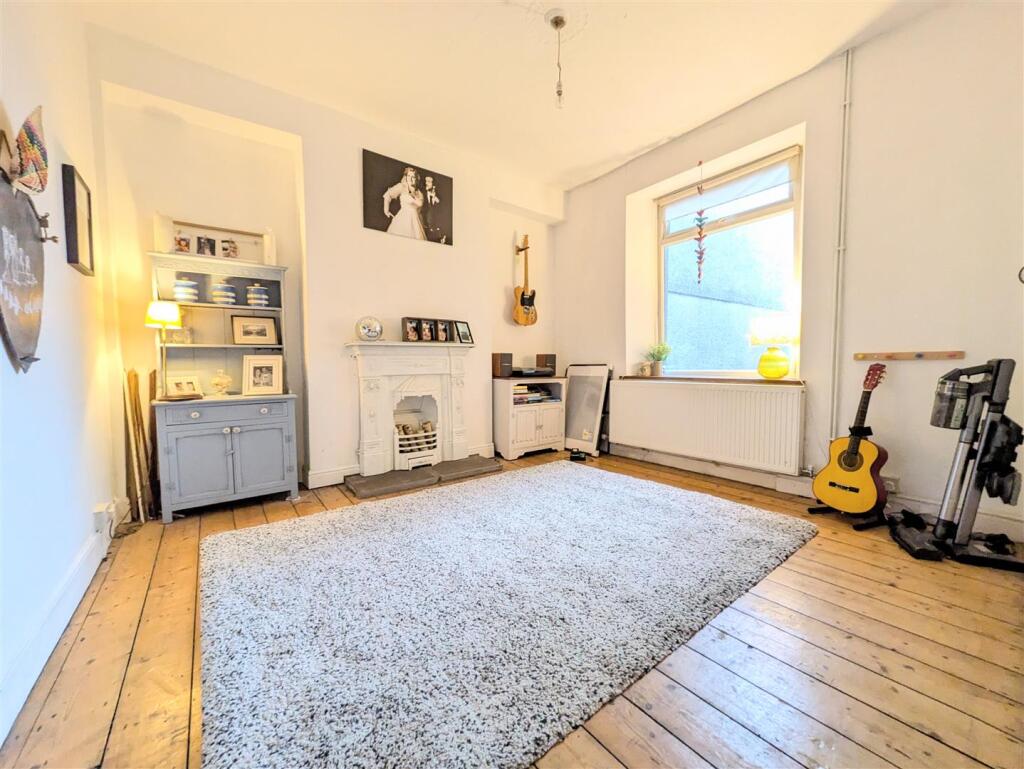 listing_716953_0016_5861917b.jpg