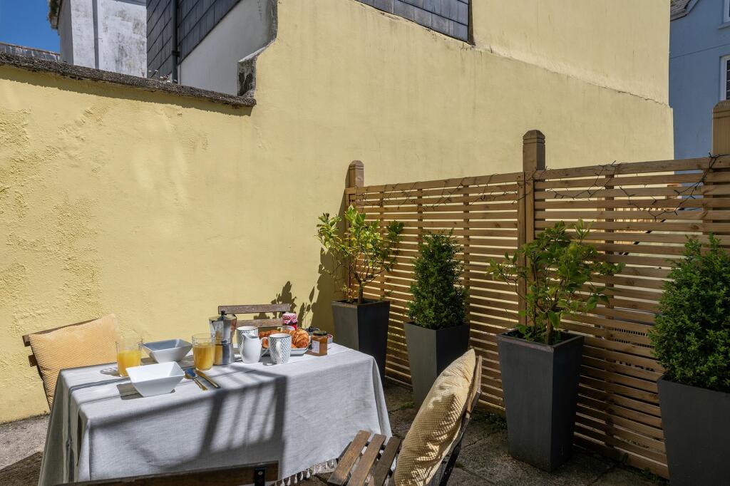 Patio- Dart Retreat, Dartmouth