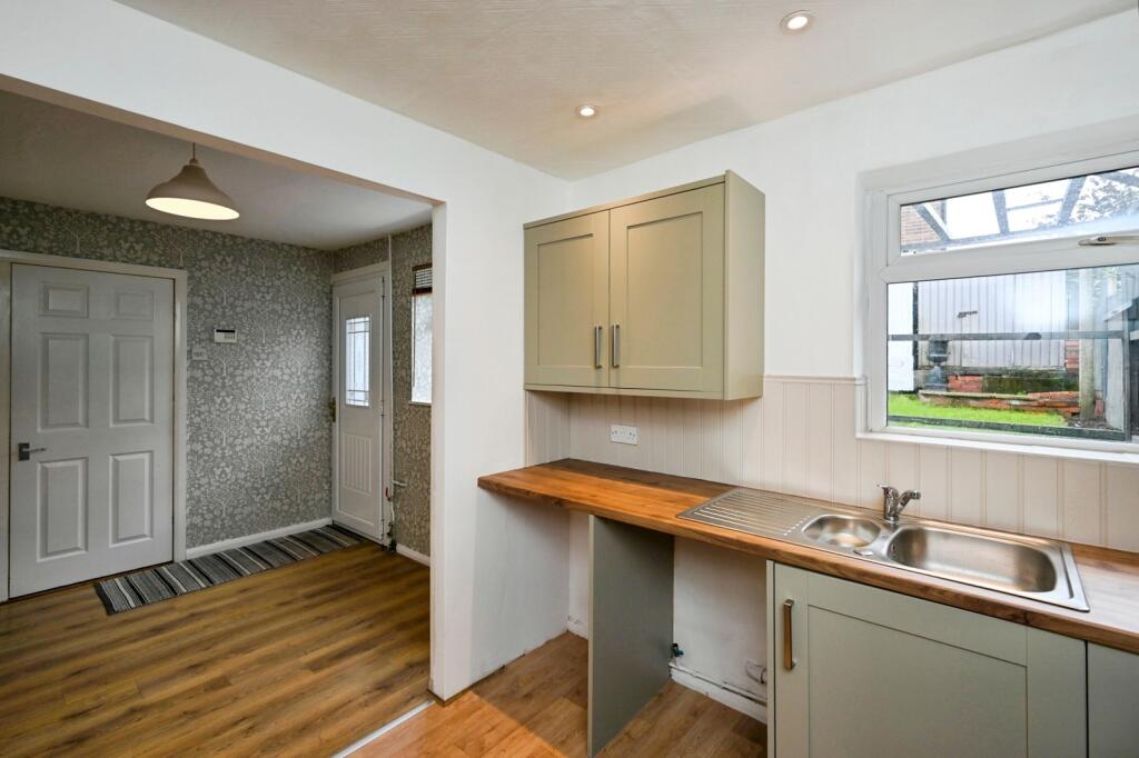 Kitchen/Dining Area