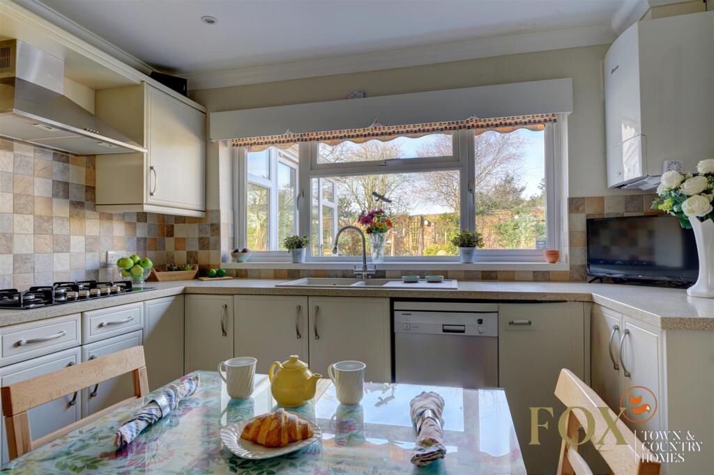 23 Old Road North (11).jpg