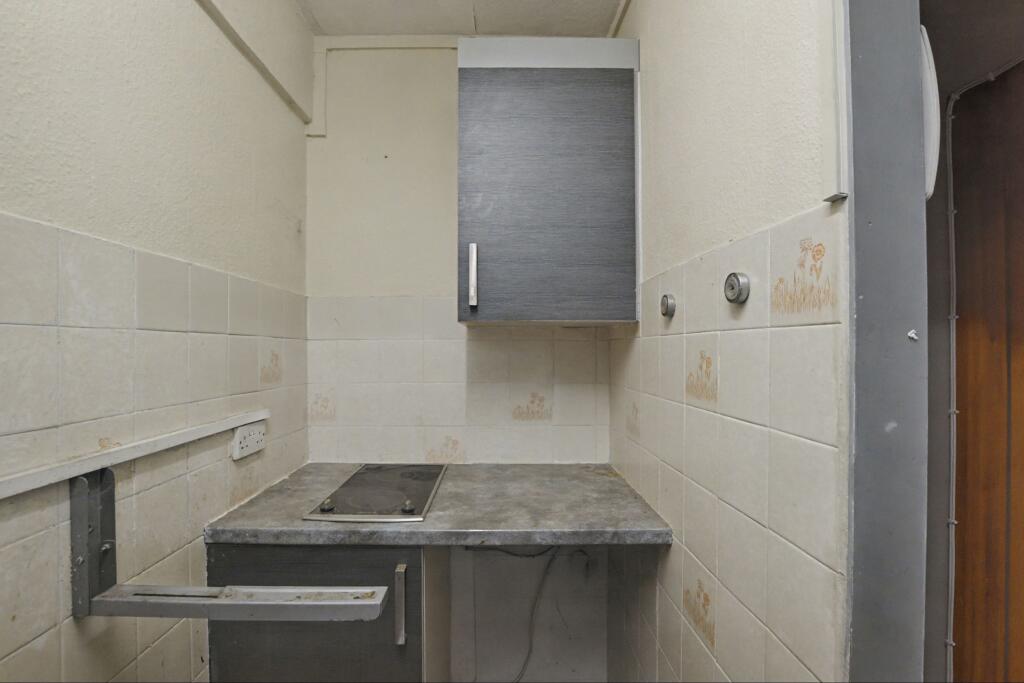 54 Pullman Court, Streatham Hill, Streatham, London SW2 4ST