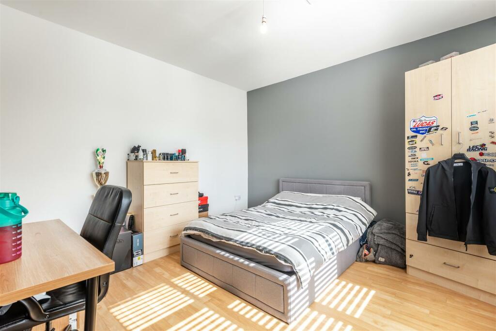 8589242-interior09.jpg