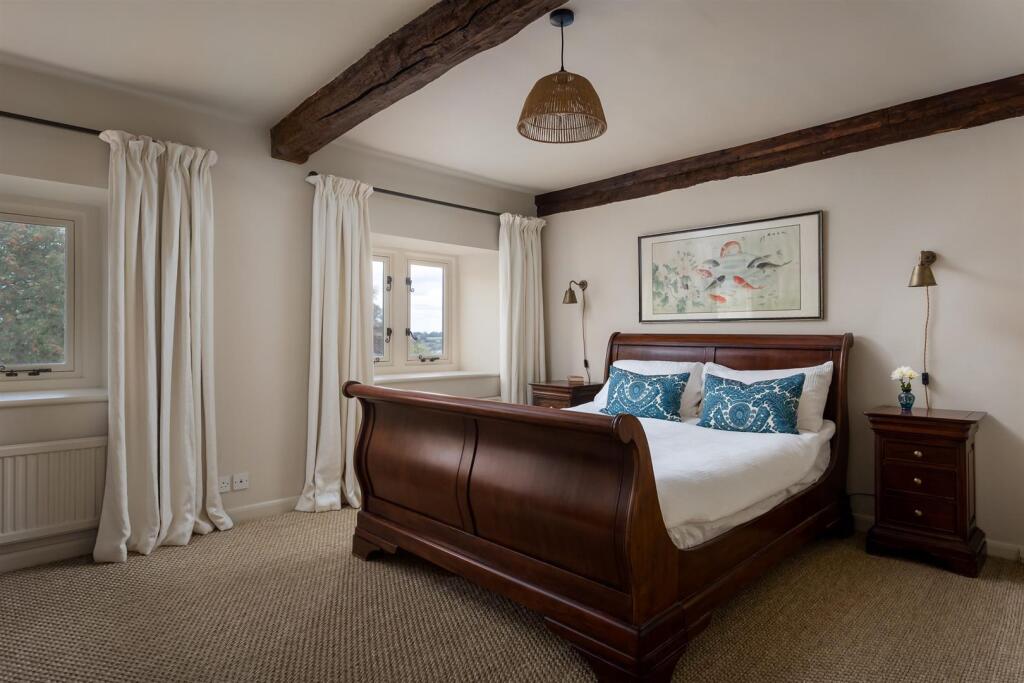 74 - High Barn - GL6 0QA - Web.jpg