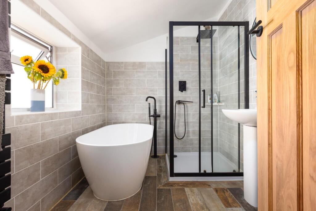 1 Sherbourne St, BS5-6.jpg