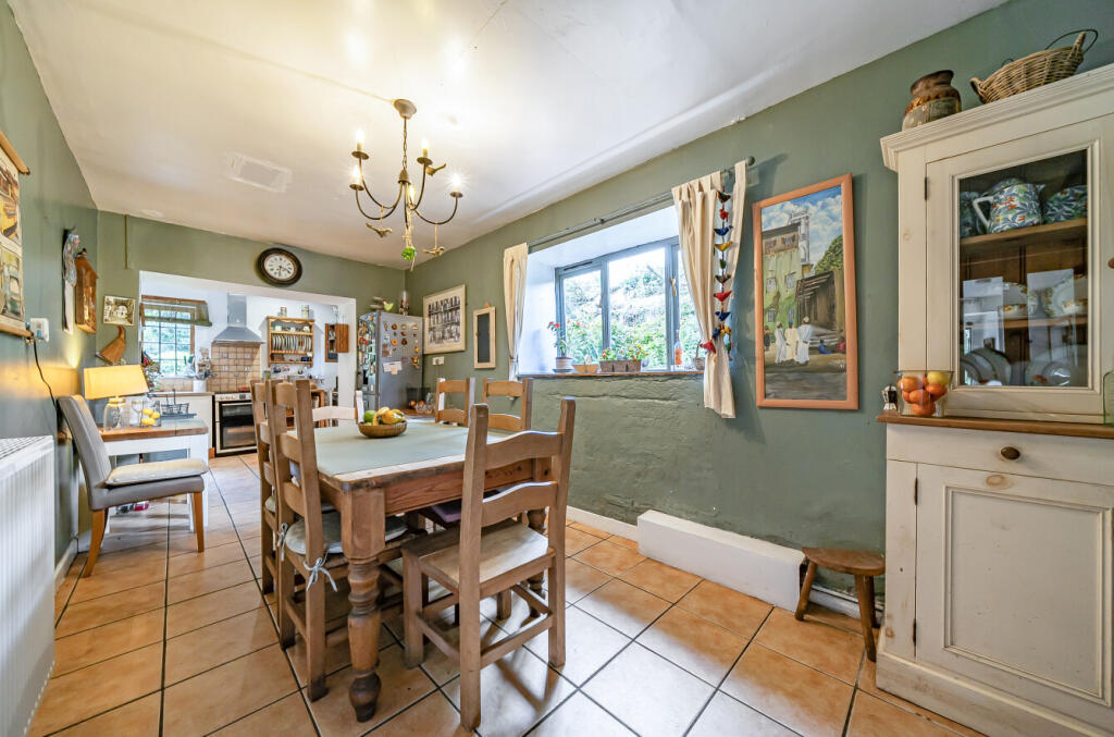 -68931b70a4b95-l-1330667-8-689231430a02a