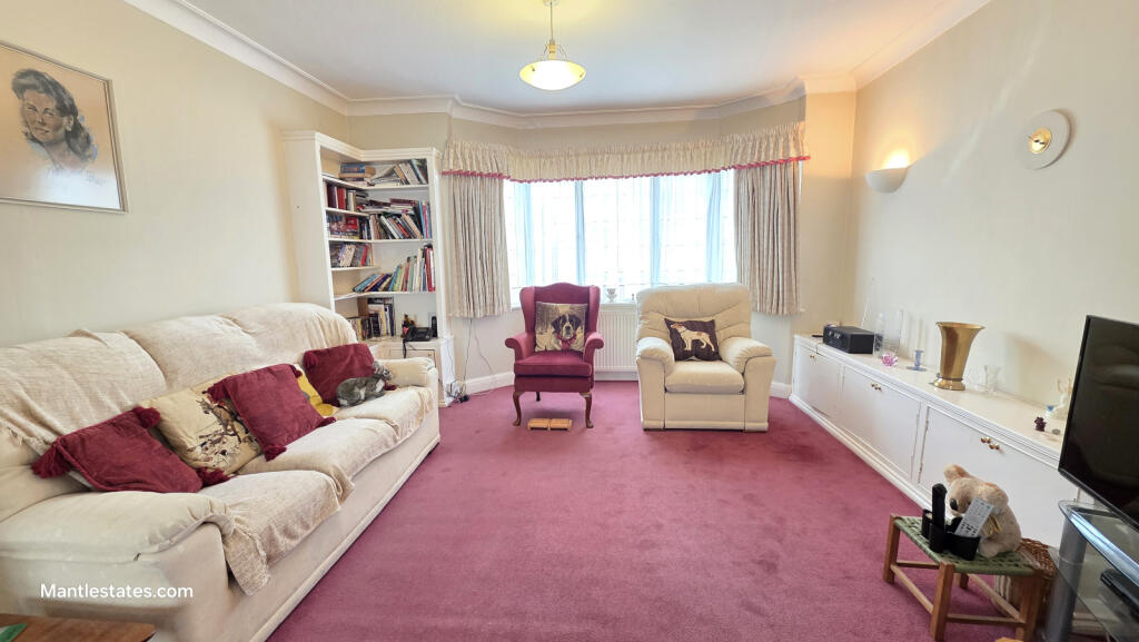 LOUNGE AREA