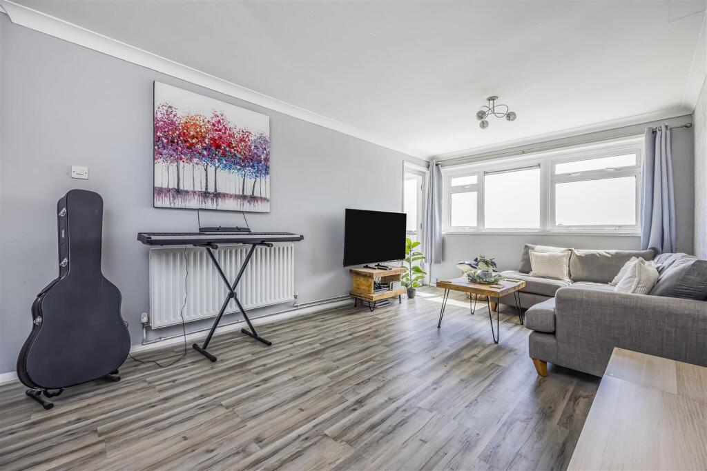 Flat 6 Gosport House, Prospect Lane, Havant-Portic