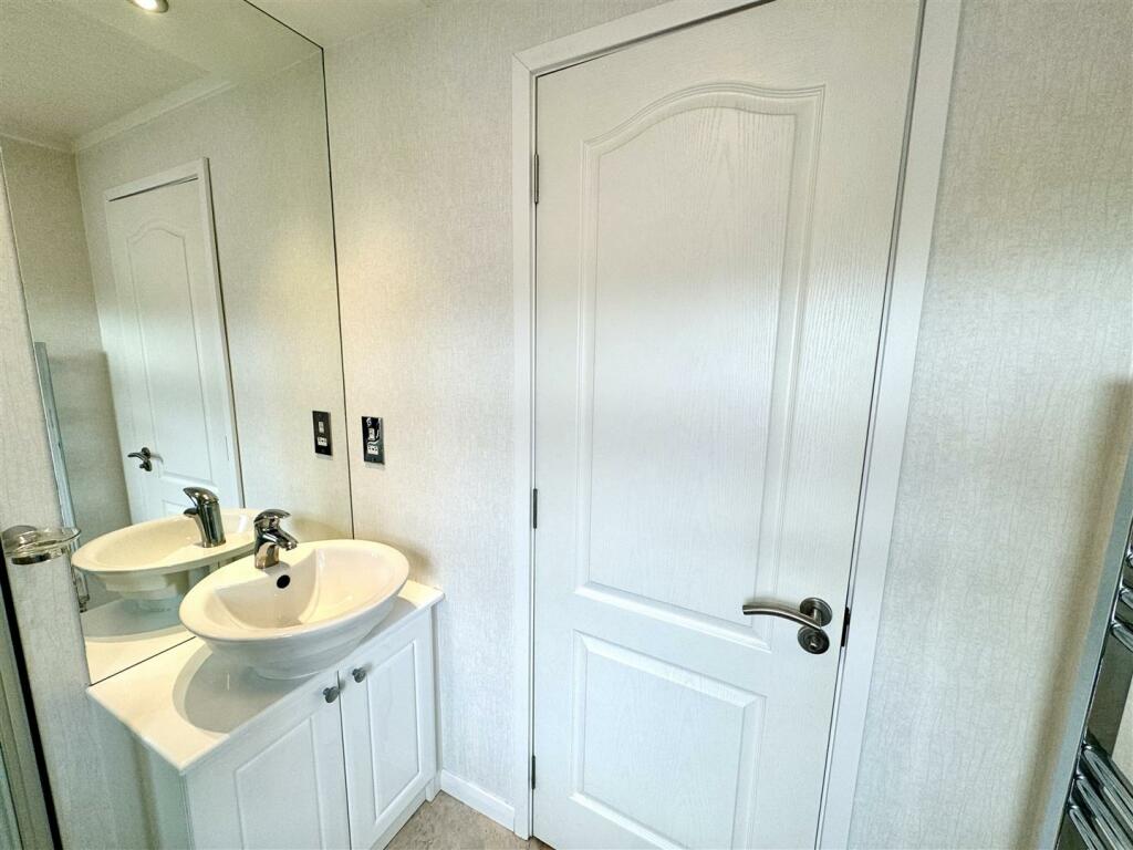 En-suite.jpeg