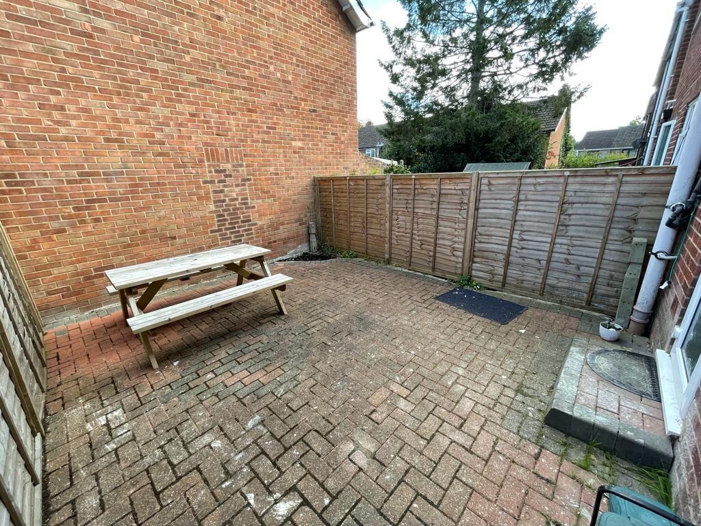 upload_49_marlborough_close_back_yard_615817ada...