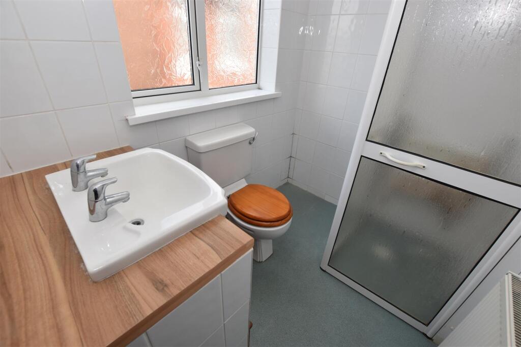 Shower Room.JPG
